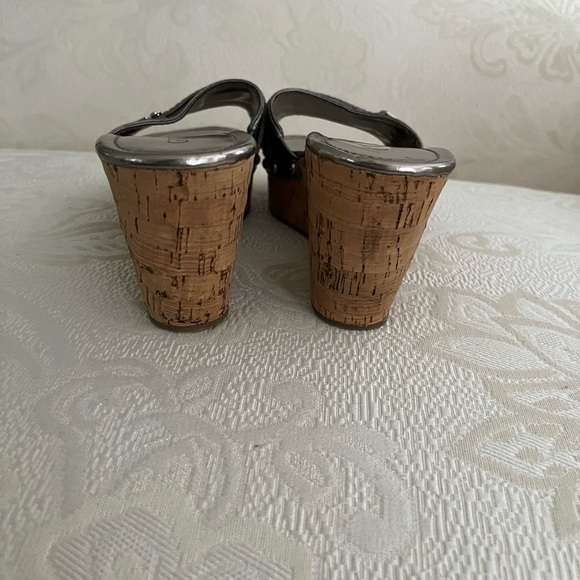 Guess Silver edgy wedge mules with silver metal grommets and buckle. NWOT - Picture 8 of 8